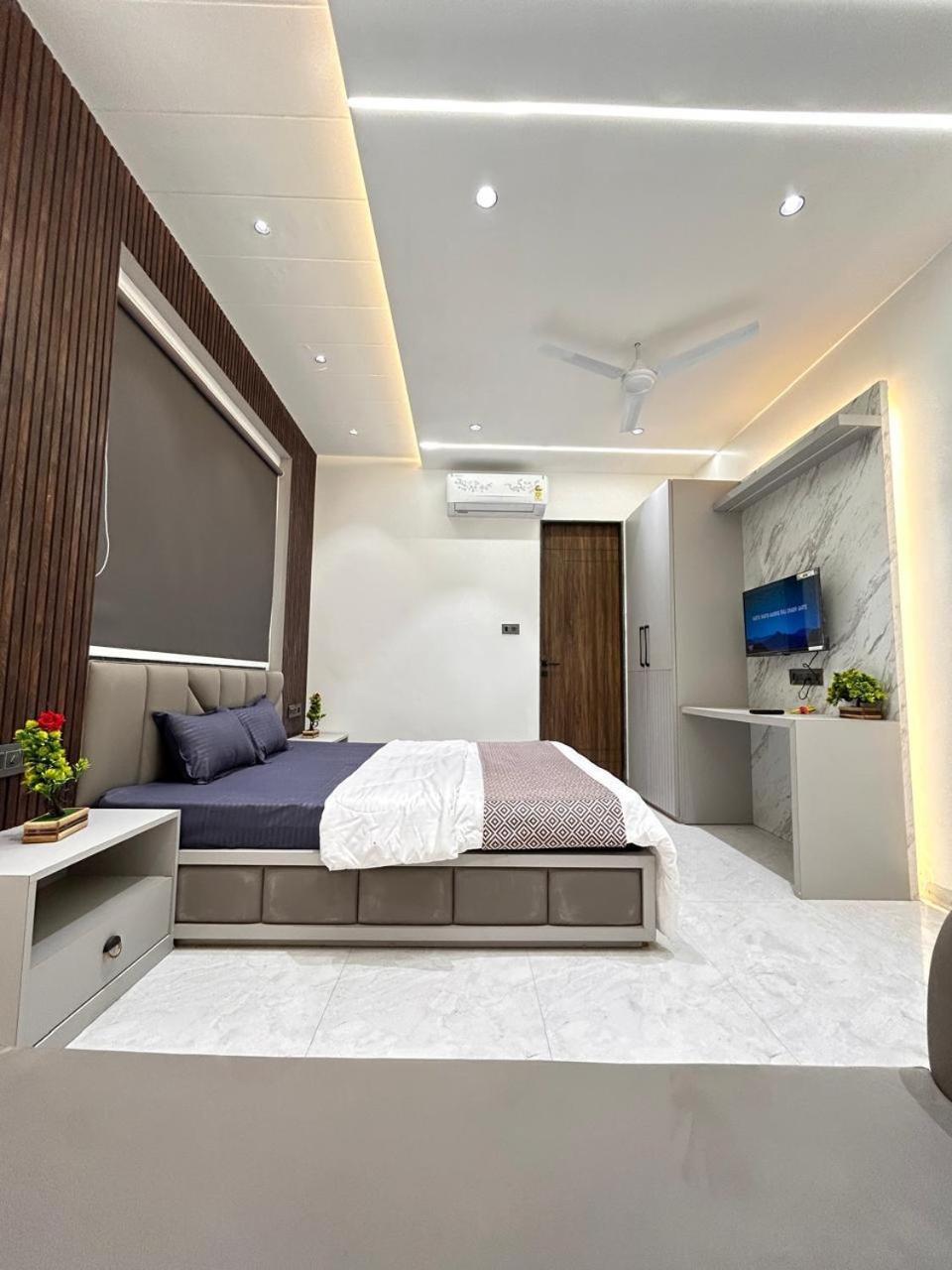 Hotel Sleep Inn Indore Exteriör bild