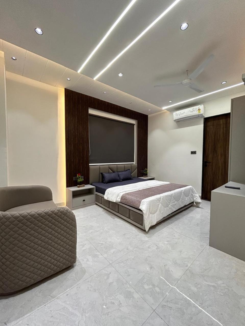 Hotel Sleep Inn Indore Exteriör bild