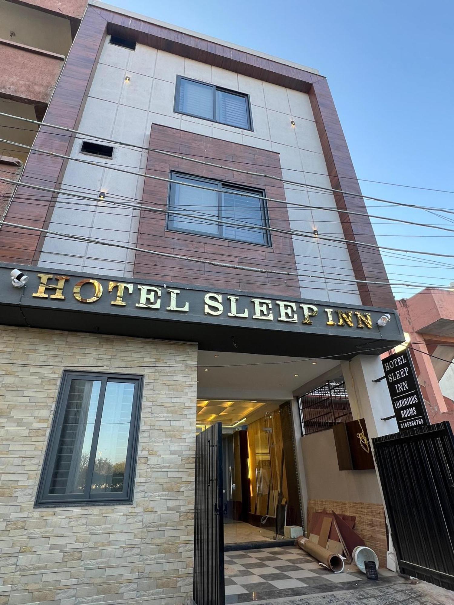 Hotel Sleep Inn Indore Exteriör bild